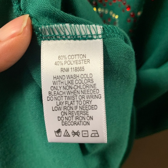 Quacker Factory plus size, scoop neck, 3/4 sleeve, holiday top - Picture 5 of 6